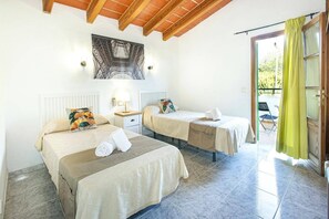 5 bedrooms, WiFi, bed sheets - Villa Llorens by Villa Plus (Mallorca)