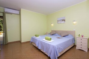 4 bedrooms, iron/ironing board, free WiFi, bed sheets - Villa Lurdes by Villa Plus (Vale Rebelho)