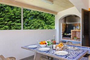 Outdoor dining - Villa Lurdes by Villa Plus (Vale Rebelho)