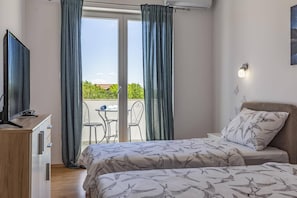 4 Schlafzimmer, Schreibtisch, Bügeleisen/Bügelbrett, kostenloses WLAN