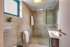 Hair dryer, towels