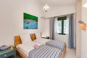 3 chambres, fer et planche à repasser, Wi-Fi gratuit, draps fournis