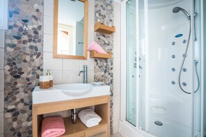 Hair dryer, towels - Villa Neptune Fiskardo by Villa Plus (Fiskardo)