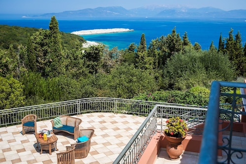 Villa Neptune Fiskardo by Villa Plus