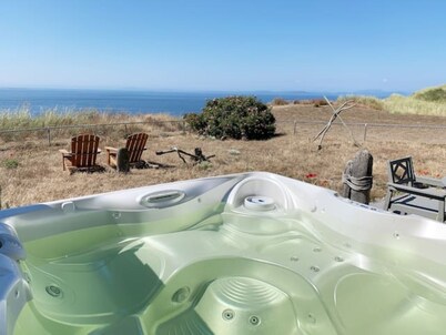 Perch - West Beach Point: Panoramic view home w/Hot Tub! Pet Friendly!