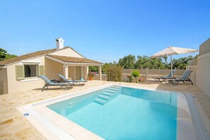 Pool - Villa Petroula by Villa Plus (Άγιος Στέφανος)
