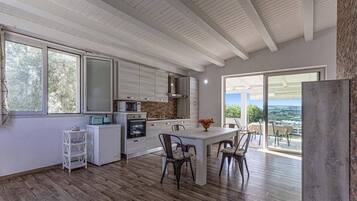 Micro-ondes, lave-vaisselle