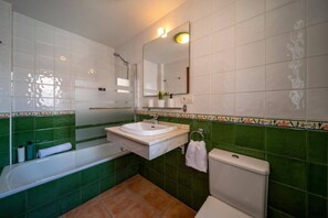 Hårføner og håndklær