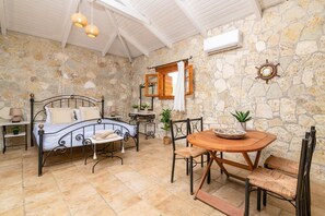 1 室のベッドルーム、WiFi、ベッドシーツ