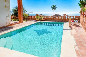 Pool - Villa Mirasol by Villa Plus (Calahonda)