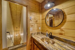 Hair dryer, towels - Sugar Shack Cabin NC (Avery County)