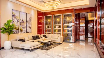 1 bedroom, in-room safe, desk, soundproofing