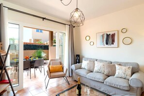 Smart TV, mesa de pingue-pongue