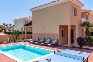 Pool - Villa Ana by Villa Plus (Corralejo)