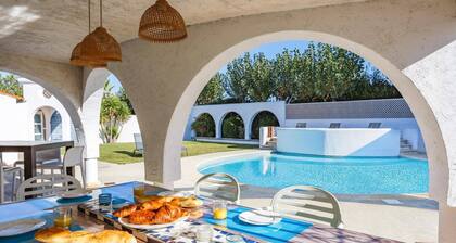 Villa Les Arches by Villa Plus