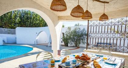 Villa Les Arches by Villa Plus