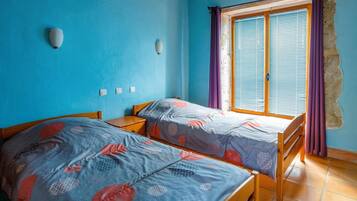 3 habitaciones, tabla de planchar con plancha y wifi gratis