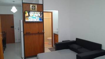 1 quarto, escrivaninha