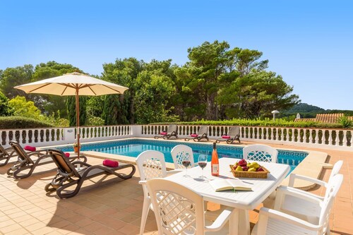 Villa Nero by Villa Plus