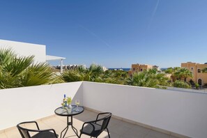 Outdoor dining - Villa Angelika Lindos by Villa Plus (Rhodes)