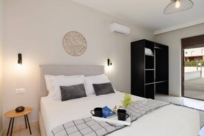 4 bedrooms, iron/ironing board, free WiFi, bed sheets - Villa Pandora Lindos by Villa Plus (Rhodes)
