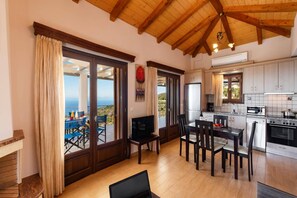 Microwave, dishwasher, coffee/tea maker - Villa Drimonas Erato by Villa Plus (Lefkada)