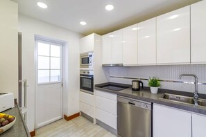 Microwave, dishwasher, coffee/tea maker - Villa Naya by Villa Plus (Playa Blanca)