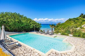 Pool - Villa Yialos by Villa Plus (Ionian Islands)