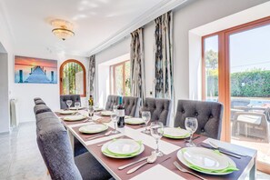 Dining - Villa Toro Playa by Villa Plus (Mallorca)