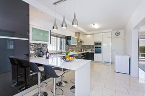 Mikrowelle, Geschirrspüler