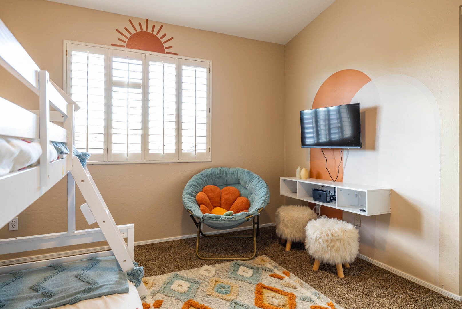 5 Schlafzimmer, Schreibtisch, Bügeleisen/Bügelbrett, Reisekinderbett