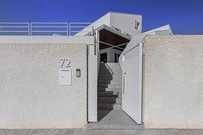 Exterior detail - Villa Brezza Marina by Villa Plus (Marina di Ragusa)