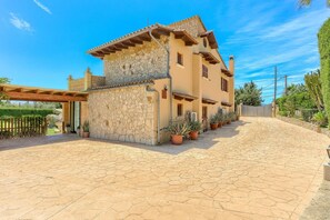 Exterior - Villa Victoria Musical by Villa Plus (Port de Pollença)