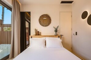 5 bedrooms, desk, iron/ironing board, free WiFi - Villa Cosmos by Villa Plus (Malia)