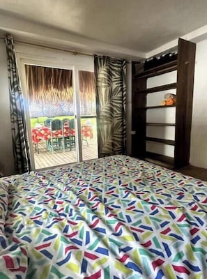 3 bedrooms, bed sheets