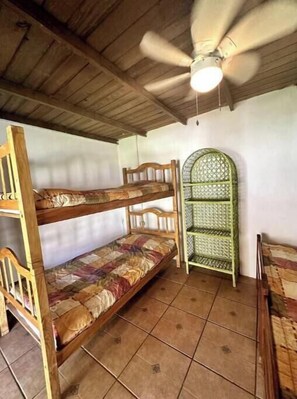 3 bedrooms, bed sheets