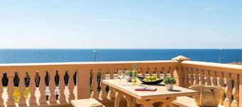 Villa Mediterraneum by Villa Plus