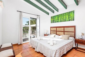 4 habitaciones, tabla de planchar con plancha y wifi gratis 