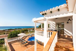 Outdoor dining - Villa Casa Bonita by Villa Plus (Alayor)