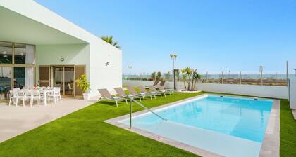 Villa Maresia by Villa Plus