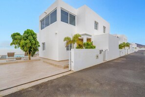 Exterior - Villa Amaia by Villa Plus (Playa Blanca)
