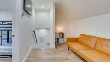 4 bedrooms, Internet, bed sheets
