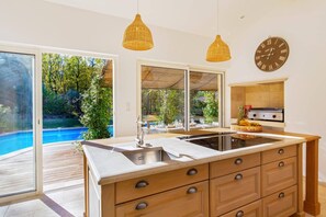 Microwave, dishwasher, coffee/tea maker - Villa Beauregard by Villa Plus (Tourrettes)