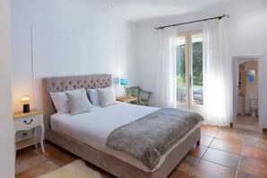 5 bedrooms, WiFi, bed sheets - Villa Beauregard by Villa Plus (Tourrettes)