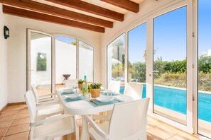 Dining - Villa Bini Cinco by Villa Plus (Binibeca)