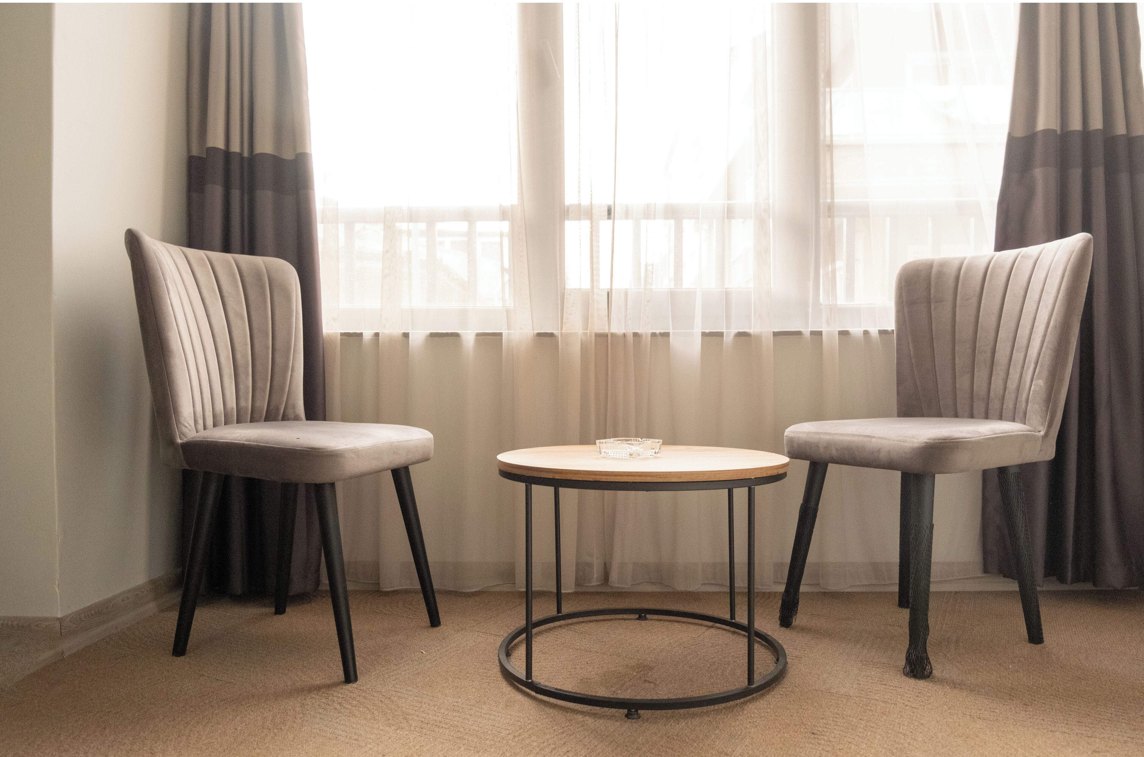 Studio suite | Een bureau, geluiddichte muren, gratis wifi