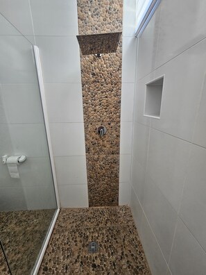 Basic Shared Dormitory, Mixed Dorm, Shared Bathroom, Beach View | Bathroom