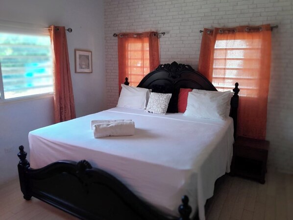 3 chambres, bureau, fer et planche à repasser, Wi-Fi gratuit