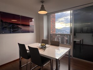 تناول الطعام