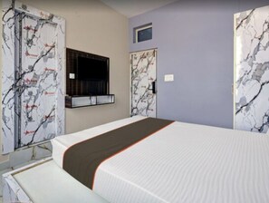 Individually furnished, free WiFi - SSV Hotel Near Airport by Urban Express (Bengaluru)